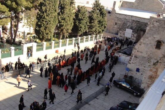 لحظة دخول موكب البطريرك الى ساحة المهد 6 كانون ثاني 2016